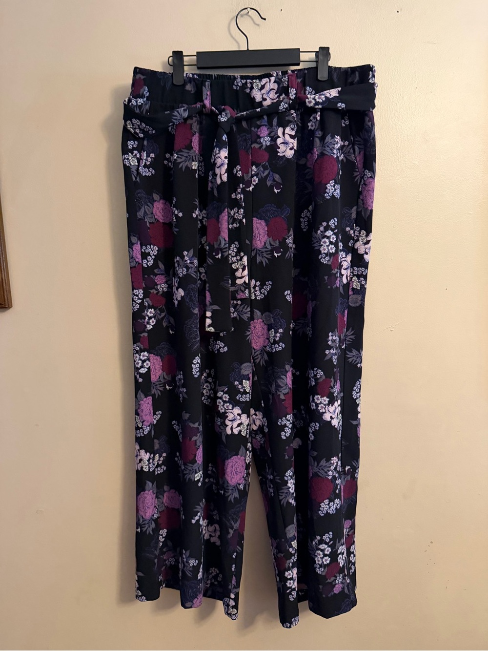 torrid Black Floral Tie-Waist Wide-Leg Pants